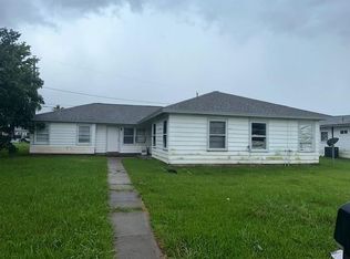 1743-1745 W 5th St, Freeport, TX 77541