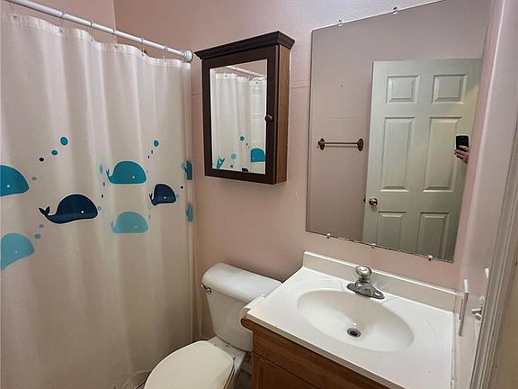 4th image of 308 Howard Dr