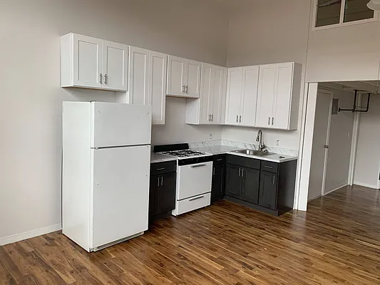 Rented by Carnegie Management Inc | media 32