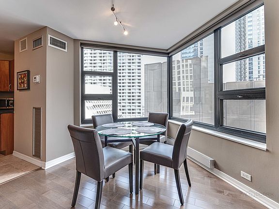 4th image of 401 E Ontario St APT 1210