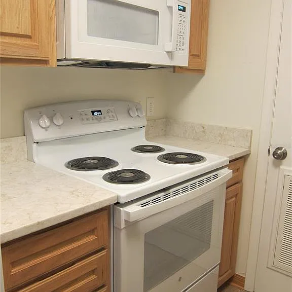 7023 SW 21st Ln — Photo 11