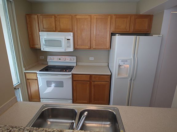 2nd image of 345 N La Salle Dr APT 1603