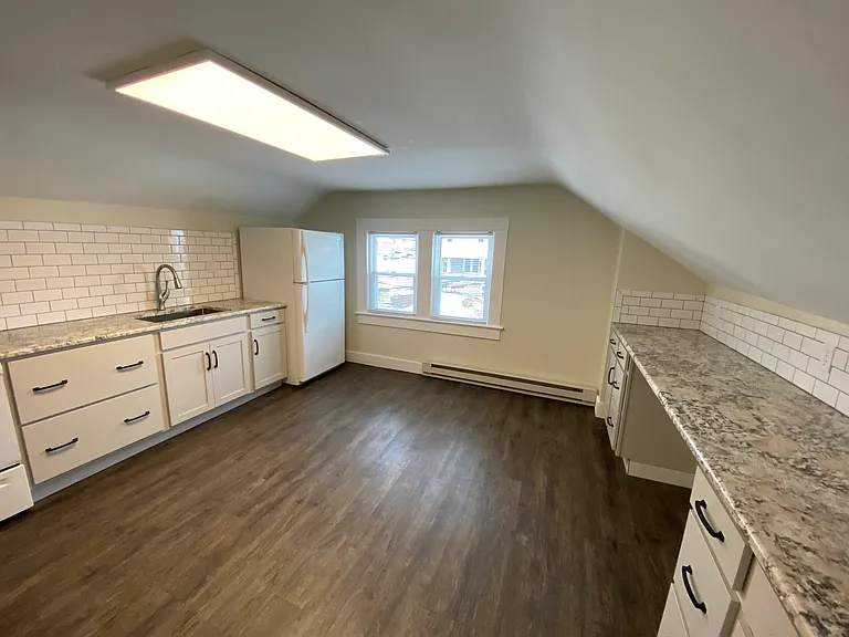 117 N State St #D — Photo 2