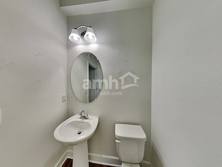 1103 Walden Pond Dr — Photo 9