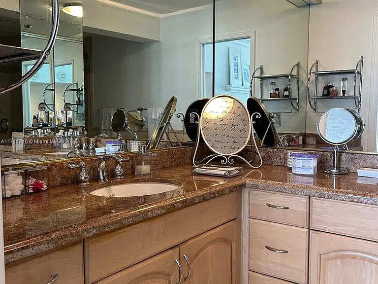 100 Lincoln Rd #Penthouse 7 — Photo 32