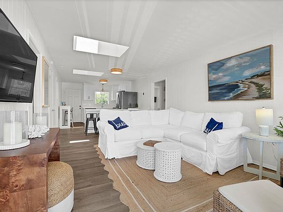 3rd image of 1027 S Shore Dr #A