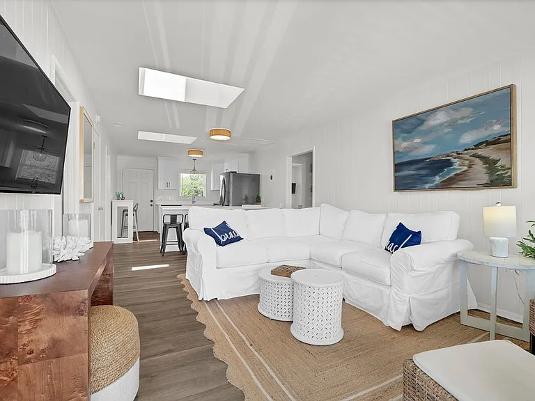 1027 S Shore Dr #A — Photo 3
