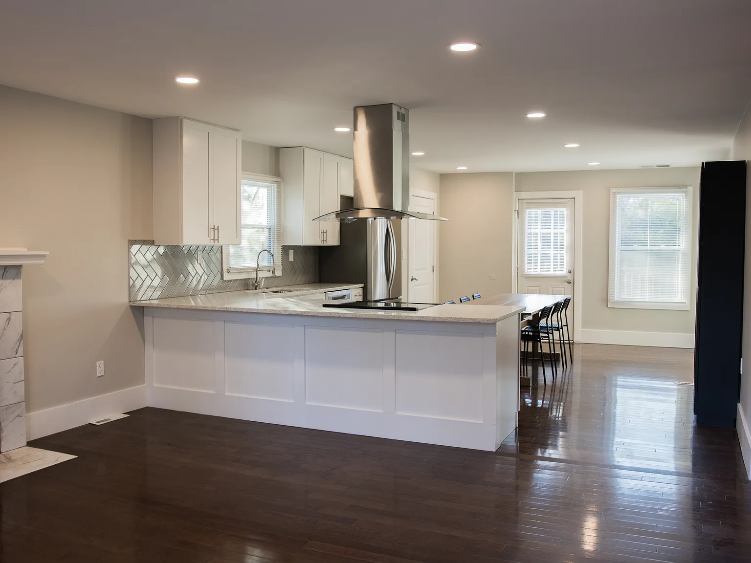 3 bed, 1235 sqft, $2,700 — Photo 4
