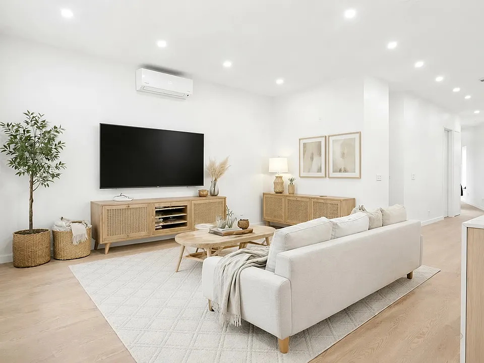 192 Flatbush Ave #2W