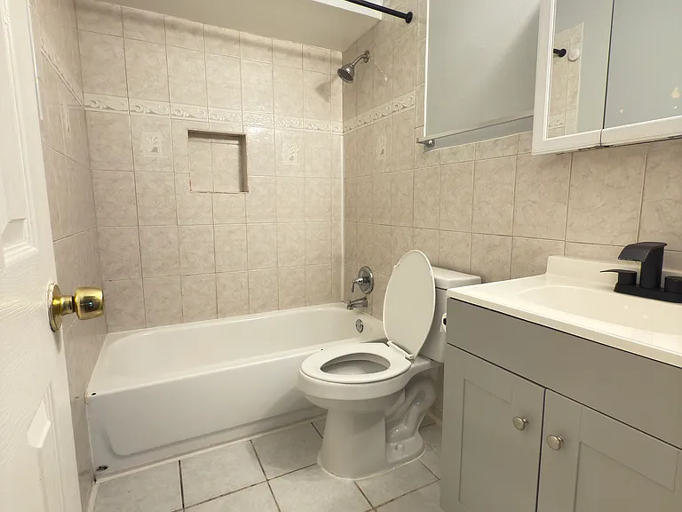 5618 Bloomfield Dr #201 — Photo 19