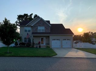 913 Beechmont St, Toms River, NJ 08757