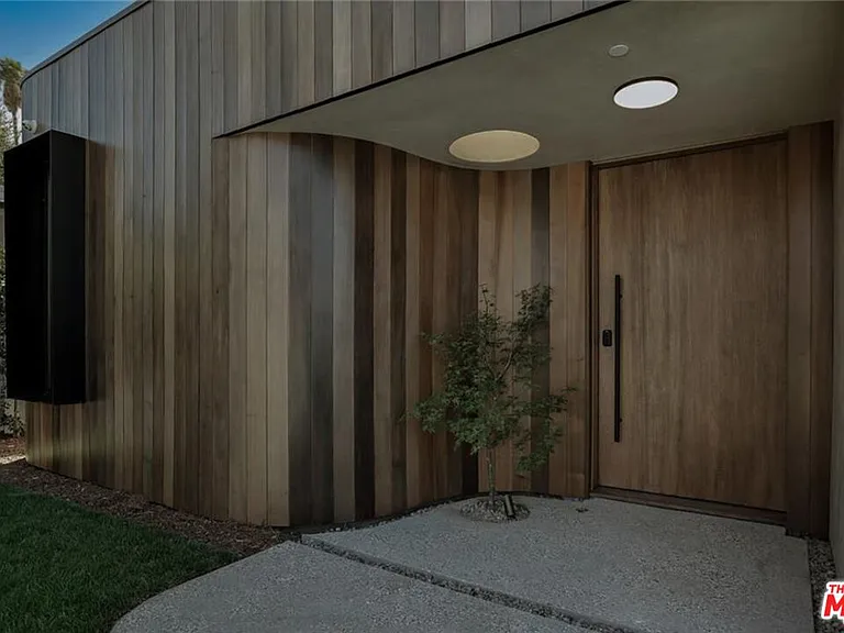 4939 Petit Ave — Photo 50