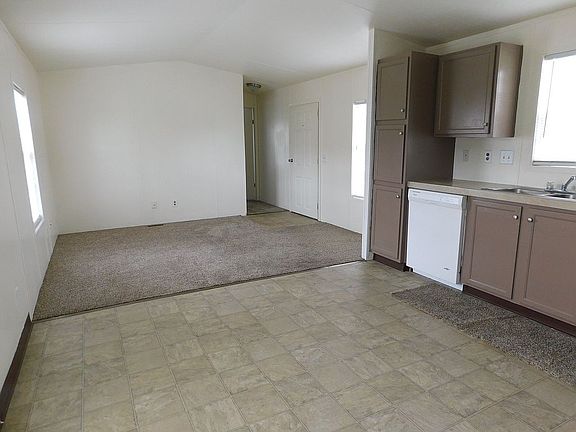 Living Room/Kitchen