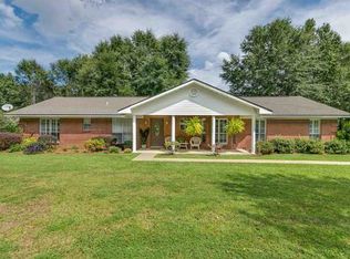 411 Archie Ln, Deatsville, AL 36022