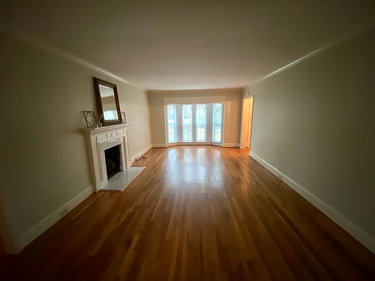 614 Capitol Pl — Photo 4