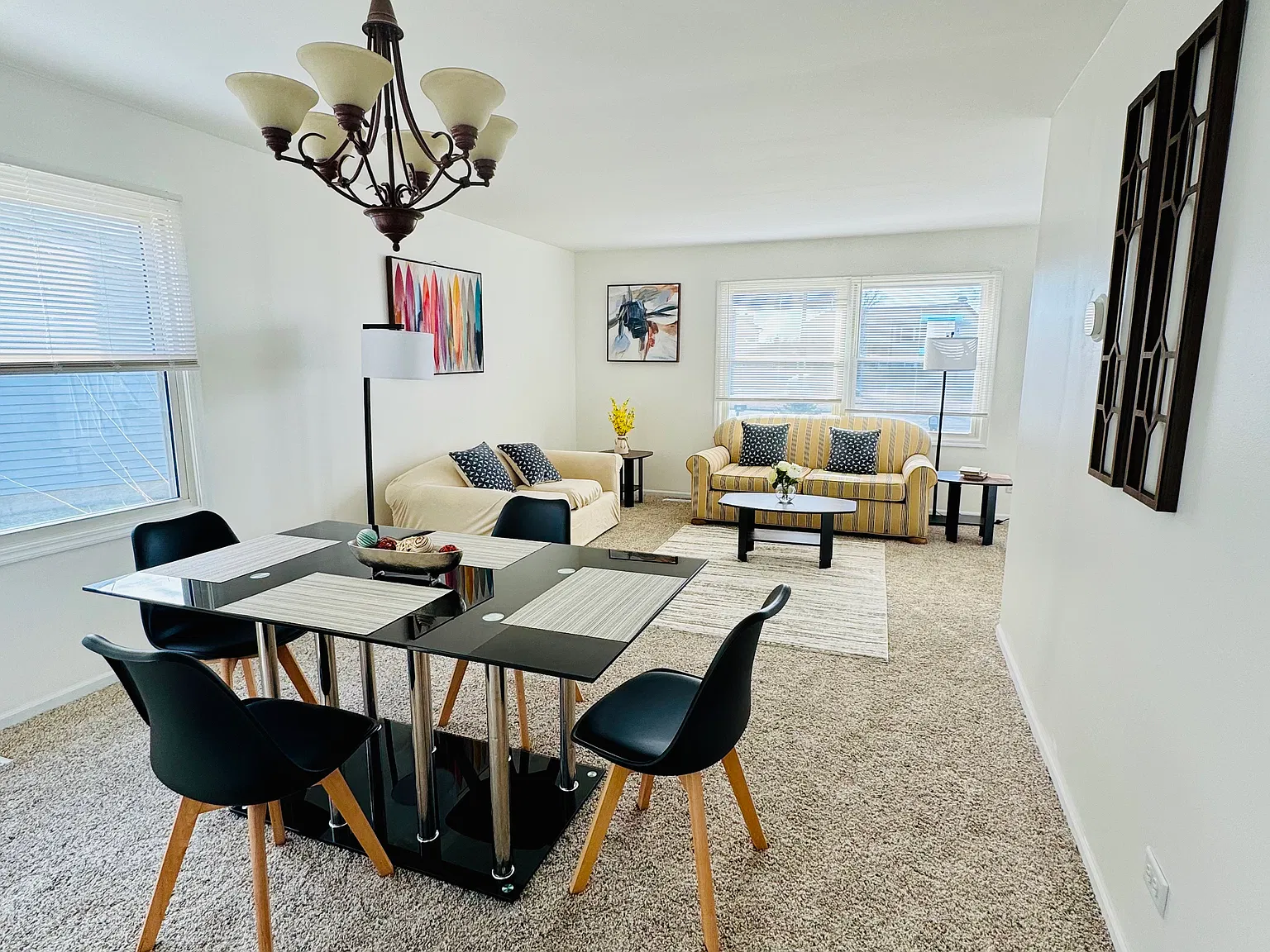 6 bed, 2200 sqft, $895 — Photo 3
