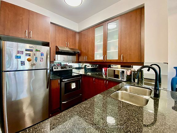 5th image of 111 Upper Duke Cres #901