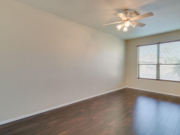 4th image of 15037 W Larkspur Dr