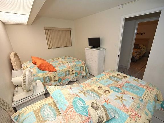 3rd image of 19610 Gulf Blvd #107