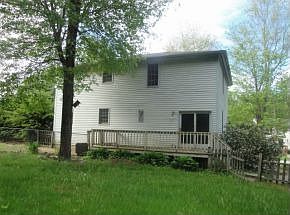 3rd image of 40 Woodlands Dr