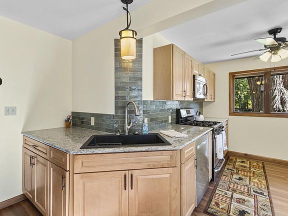 5th image of 6924 Lakeview Dr
