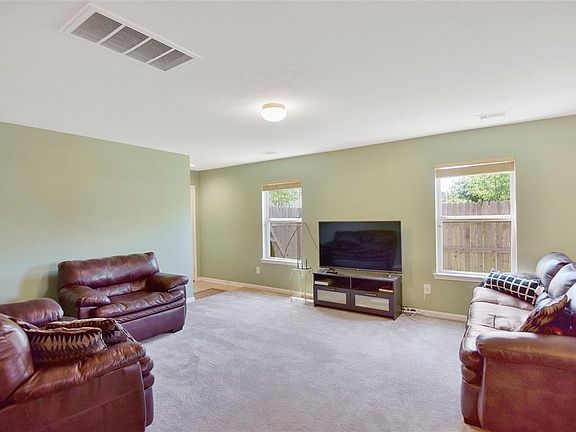 5th image of 19427 Garden Gate Ct