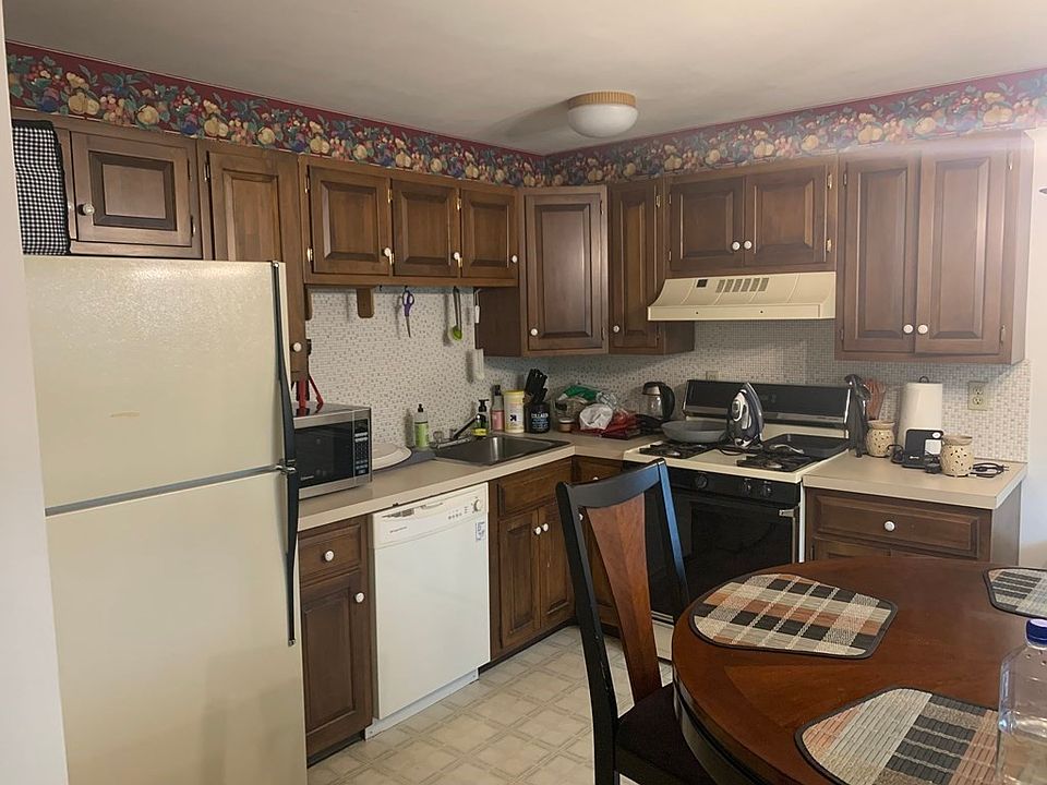 1st image of 90 Edgelawn Ave APT 5