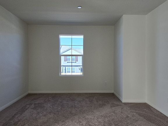 3rd image of 3947 E La Jolla St