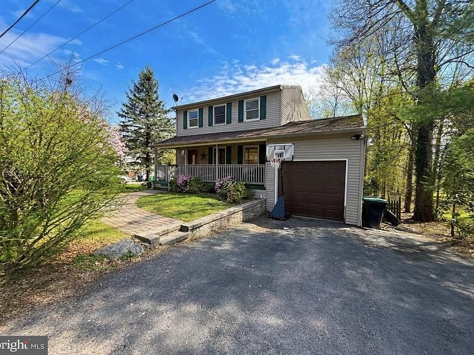 2nd image of 35 Hillside Rd