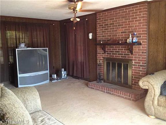 3rd image of 2208 Longbrook Dr