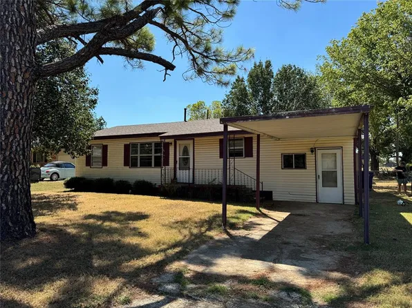 205 E Green St, Meeker, OK 74855