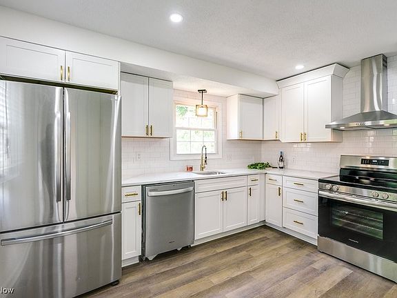 3rd image of 2881 12th St