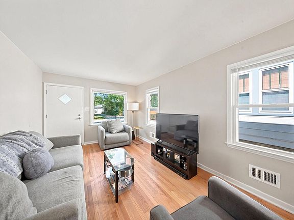 4th image of 2247 E Vollmer AVENUE