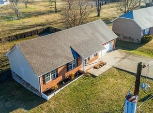 231 Raintree Dr, Clarksville, TN 37042