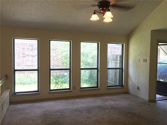 5th image of 3829 Clover Hill Ln