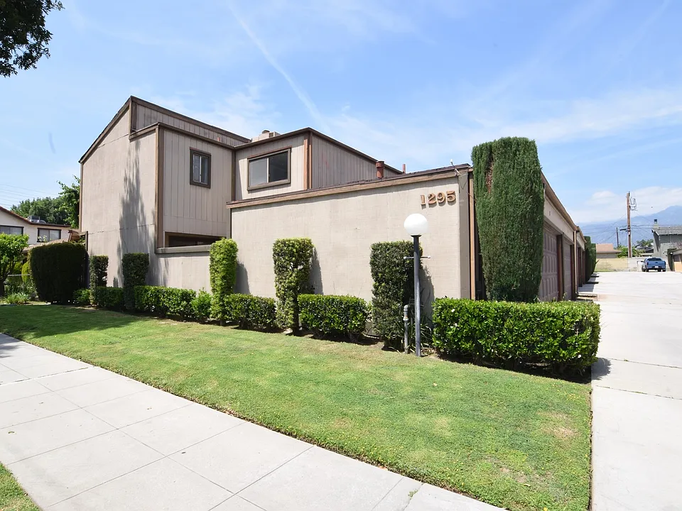 1295 Elm Ave #E