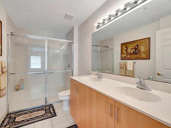 4th image of 4720 Lucerne Lakes Boulevard #811