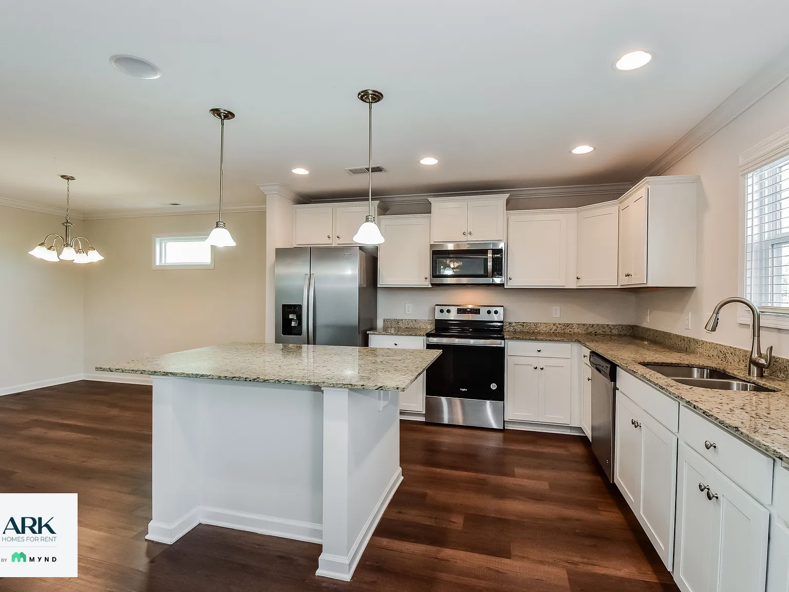 4 bed, 3.0 bath, 2397 sqft, $2,275 — Photo 4