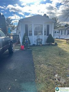 285 Greenbriar Dr E, Bath, PA, 18014