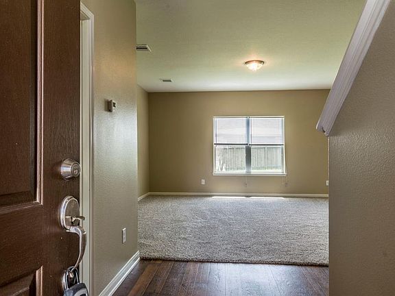 3rd image of 926 Sodgrass Ct