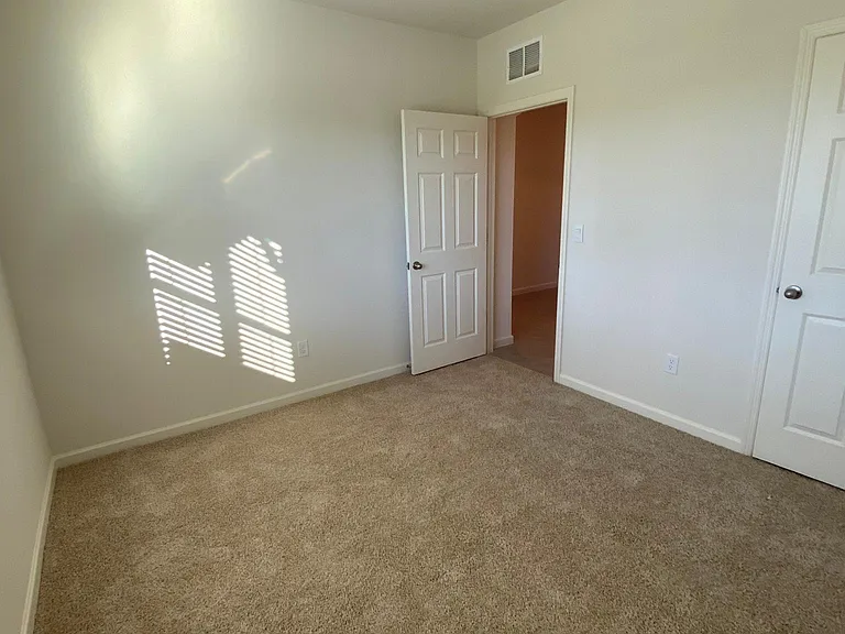 822 Remington Green Dr SE — Photo 16