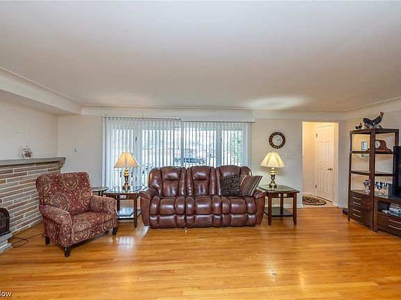 4th image of 12793 Patricia Dr