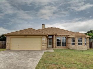 201 Willow Creek Dr, Weatherford, TX 76085