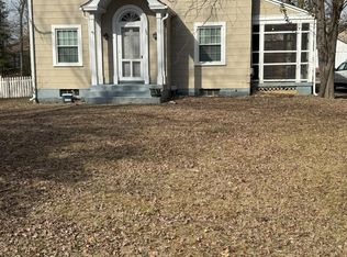 100 E Hawthorne Dr, La Plata, MD