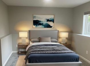 8519 Gateway Cir, Monticello, MN 55362