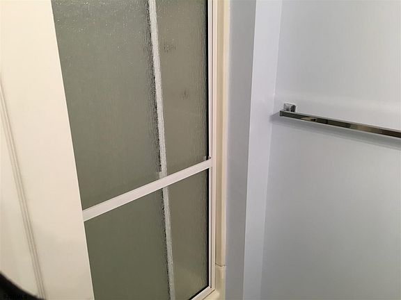3rd image of 92 Trotters Ln #92
