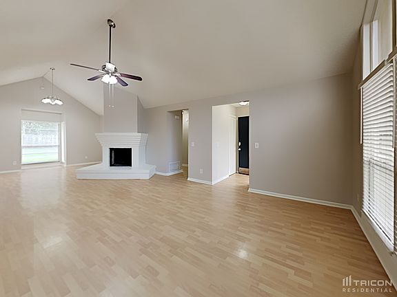 5th image of 5264 Rainey Ave