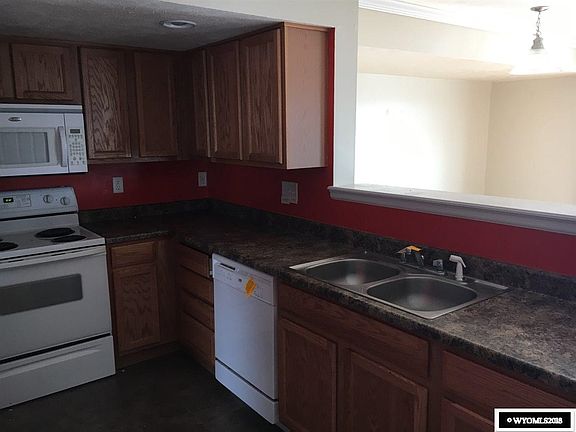 3rd image of 2736 Koven Dr