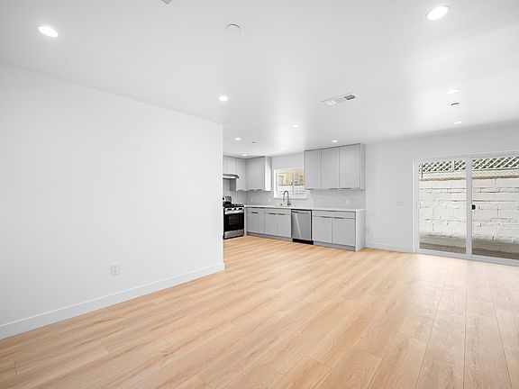 4th image of 6829 Agnes Ave