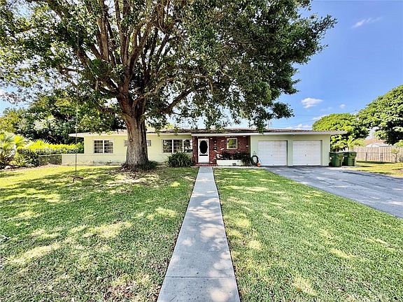 3rd image of 434 NW 20th St